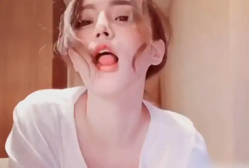 您的吸精小秘书已上线<script src=