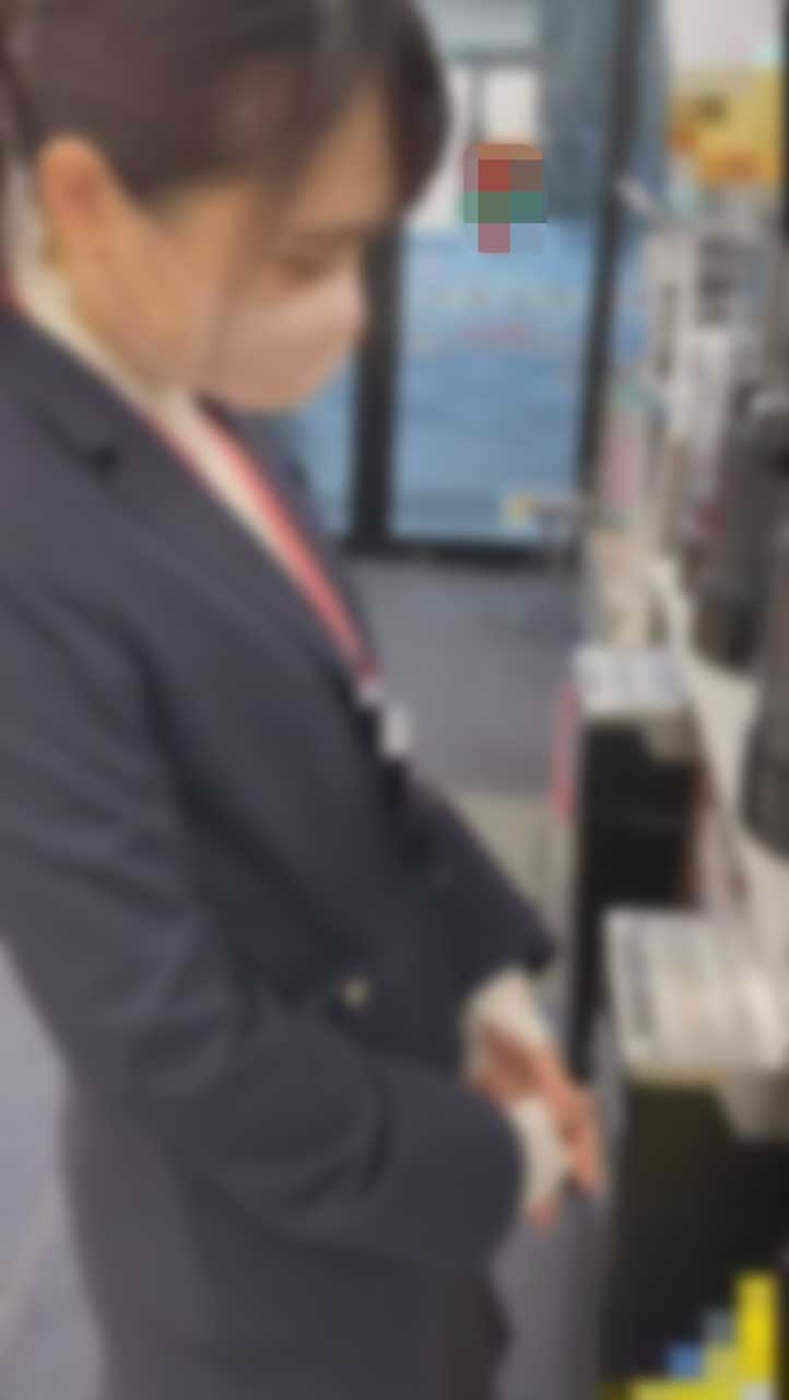 「#67」田舎から上京した新米社會人1年生。仕事終わりのスーツ姿が萌える！下著をずらして挿入～著衣のまま大量中出