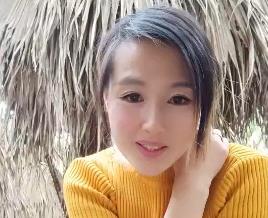 【少妇的诱惑】美熟女跟老公到果园野战-jku