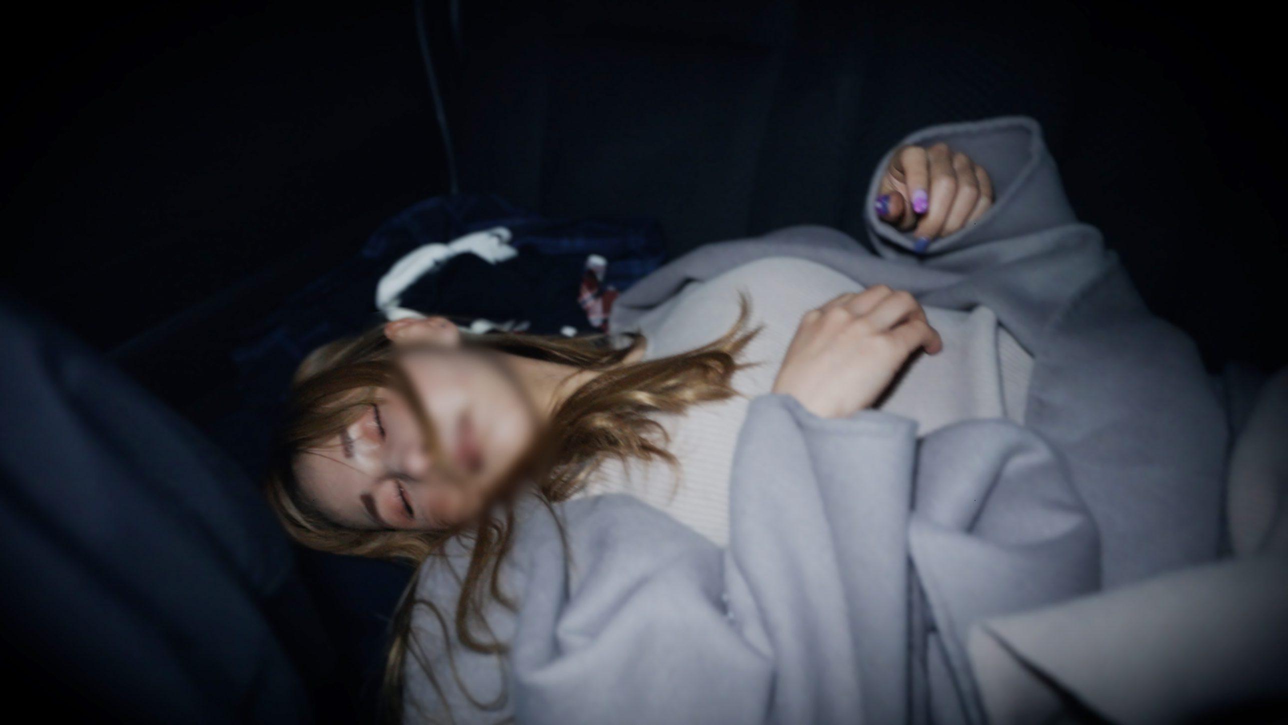 【露脸】问答无用之语●奸生中出！！把在路边醉倒的没有意识的毫无抵抗的巨乳混血美女塞进车里强制带到酒店〇〇！！