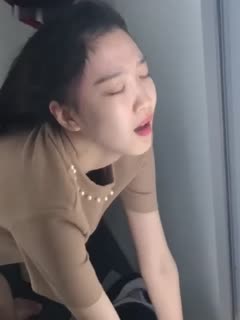 健身房约的28岁大长腿少妇,极品细腰蜜桃臀,叫声超骚-jku